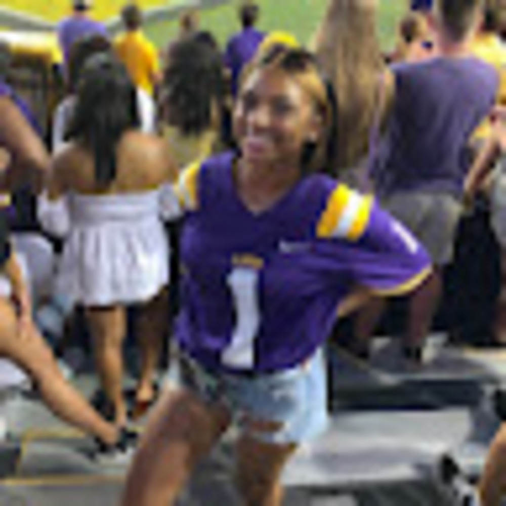 Meet your Posher, Neyah